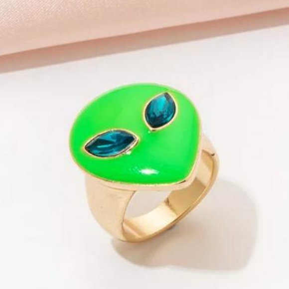 "Alien" ring 👽 - Picture 1 of 6